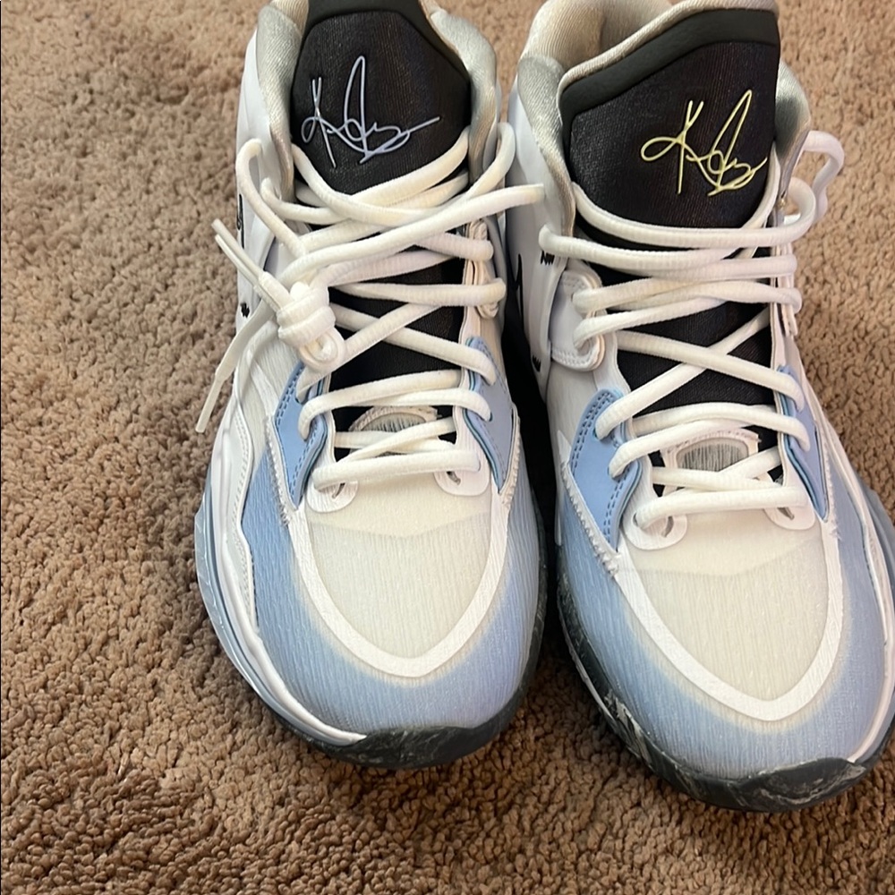 Nike Basketball Shoes - White/Blue
